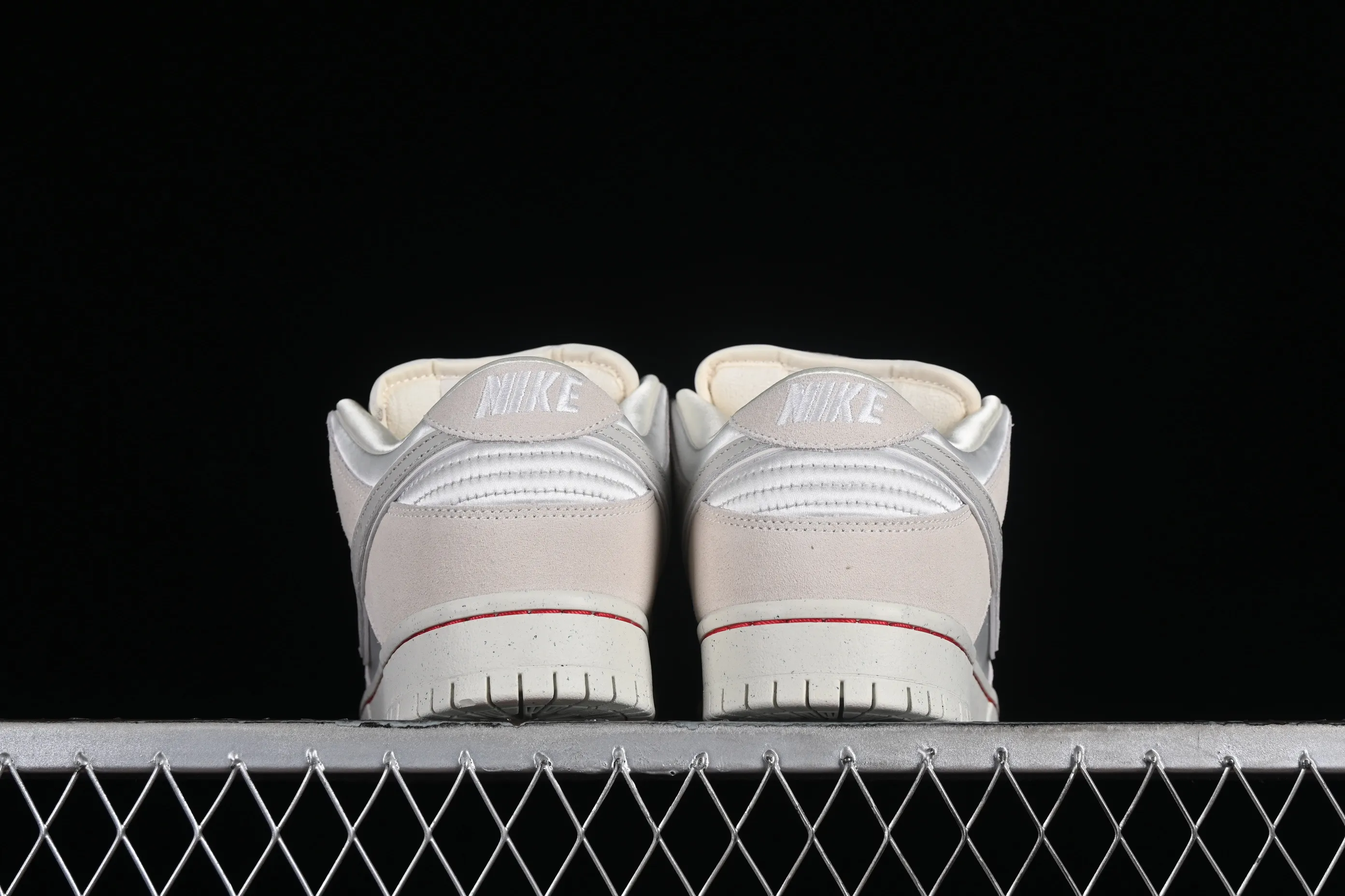 All categories Nk SB Dunk series Nk SB Dunk Low low-top sneakers M version pure original Nk SB Dunk Low 2024 Valentine's Day theme SB low-top casual sneakers FZ5654-100